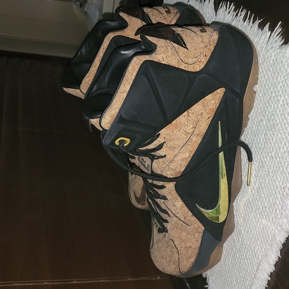 Size 12 NBA LeBron King's Cork edition - Picture 2 of 4